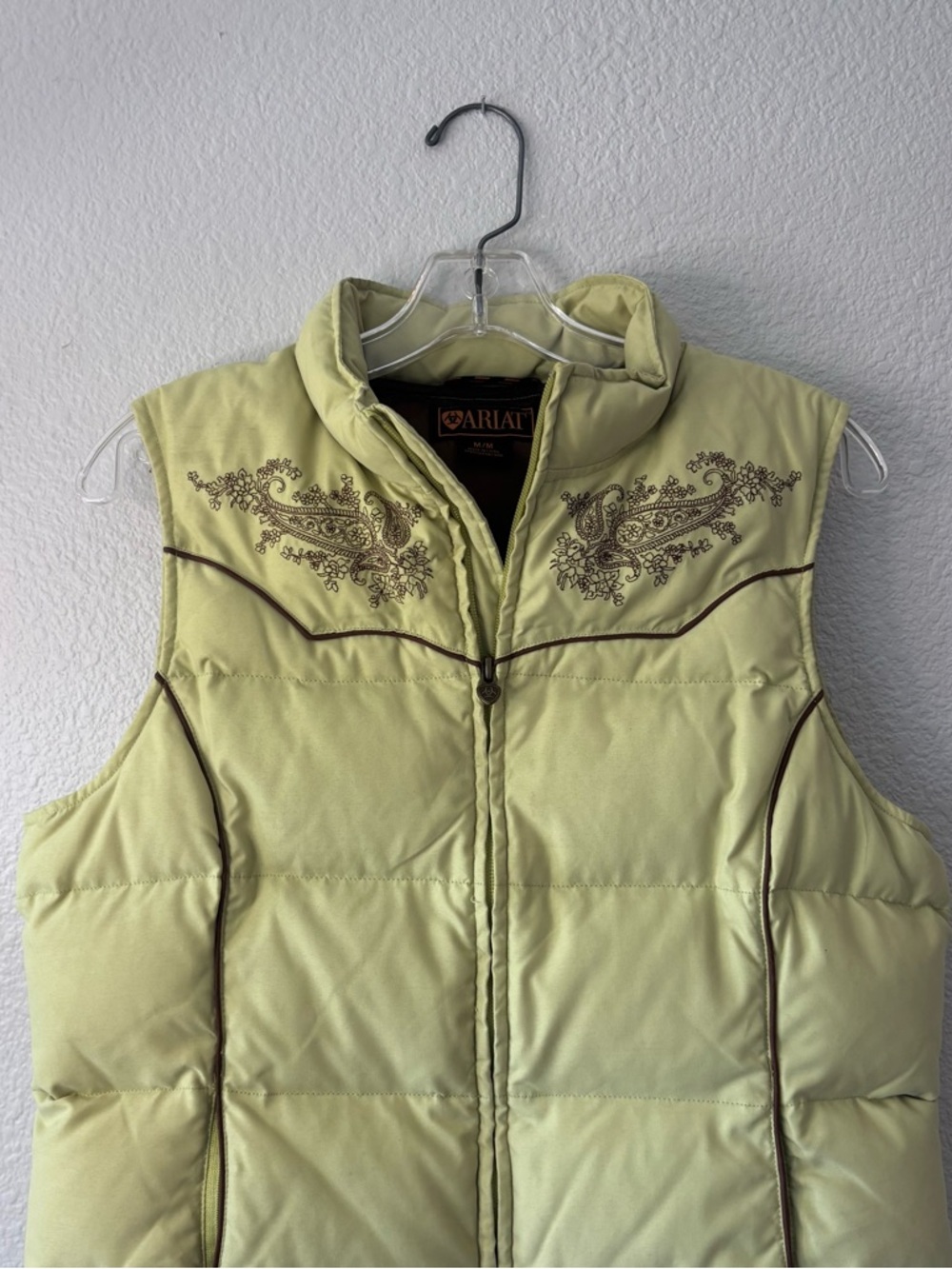 Ariat Women's Embroidered Puffer Vest Medium Paisley Duck Down Western Country - Picture 5 of 11